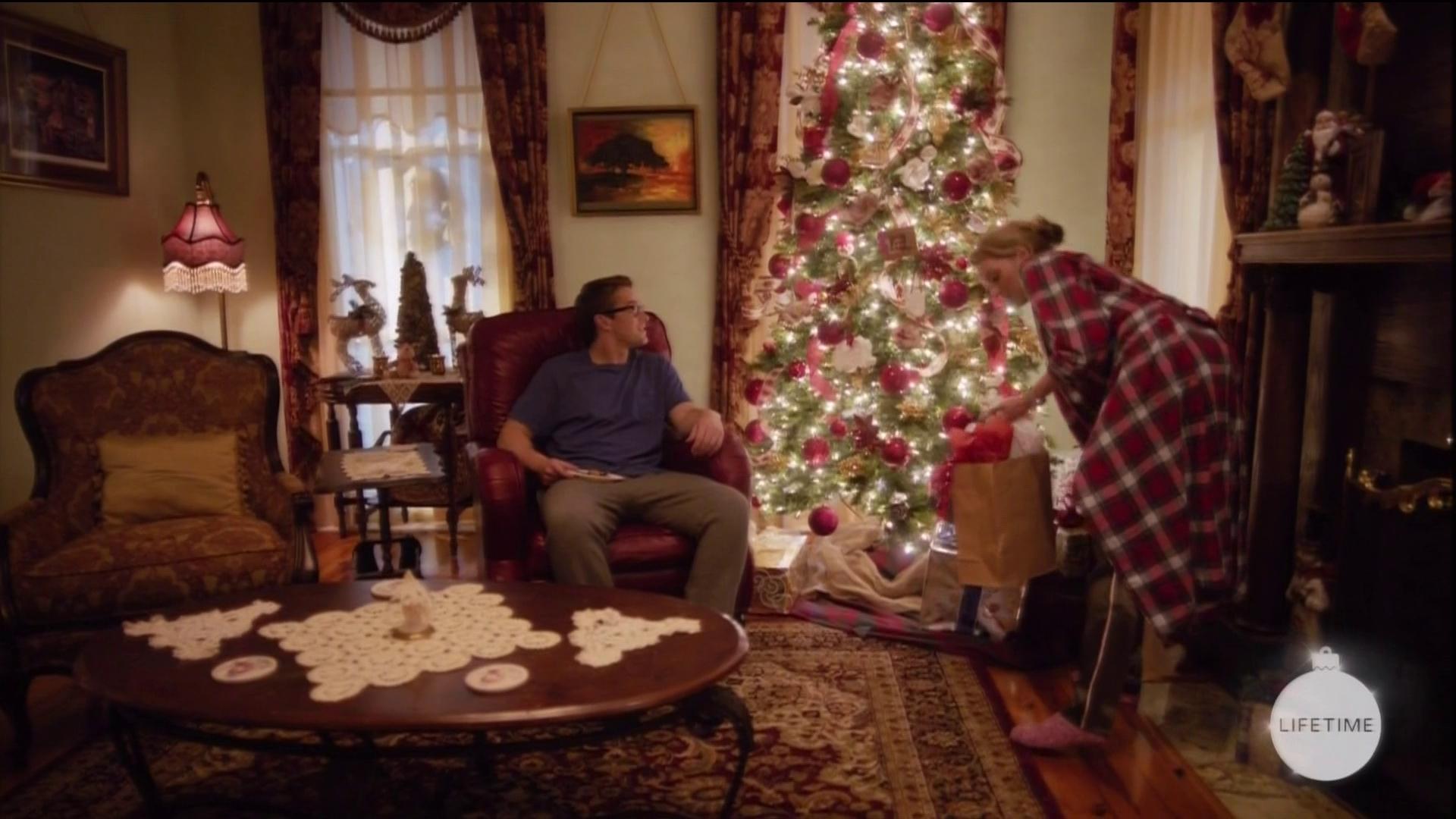 hbd_thechristmascontract_0757.jpg