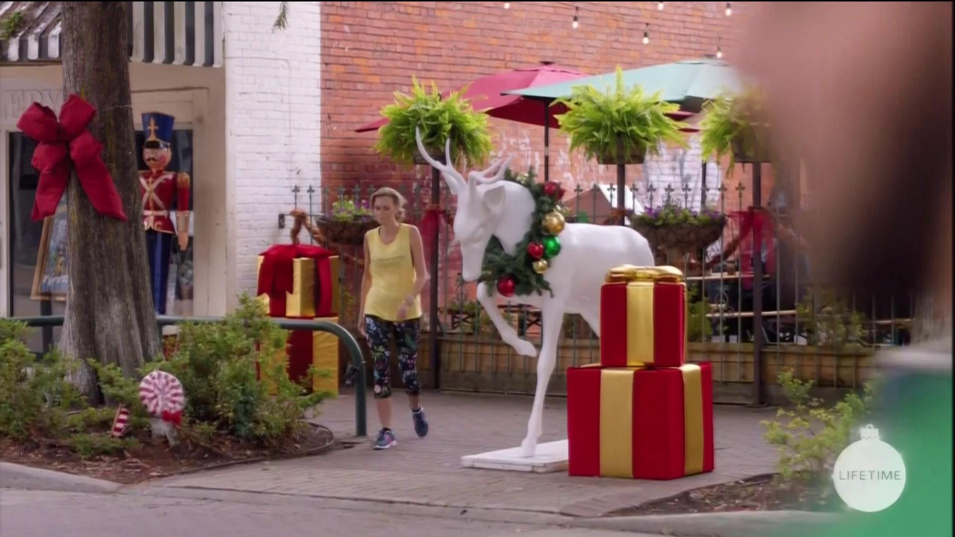 hbd_thechristmascontract_1386.jpg hbd_thechristmascontract_1386.jpg
